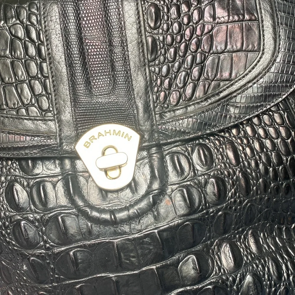Vintage Brahmin Mariel’ black Melbourne handbag purse excellent condition.